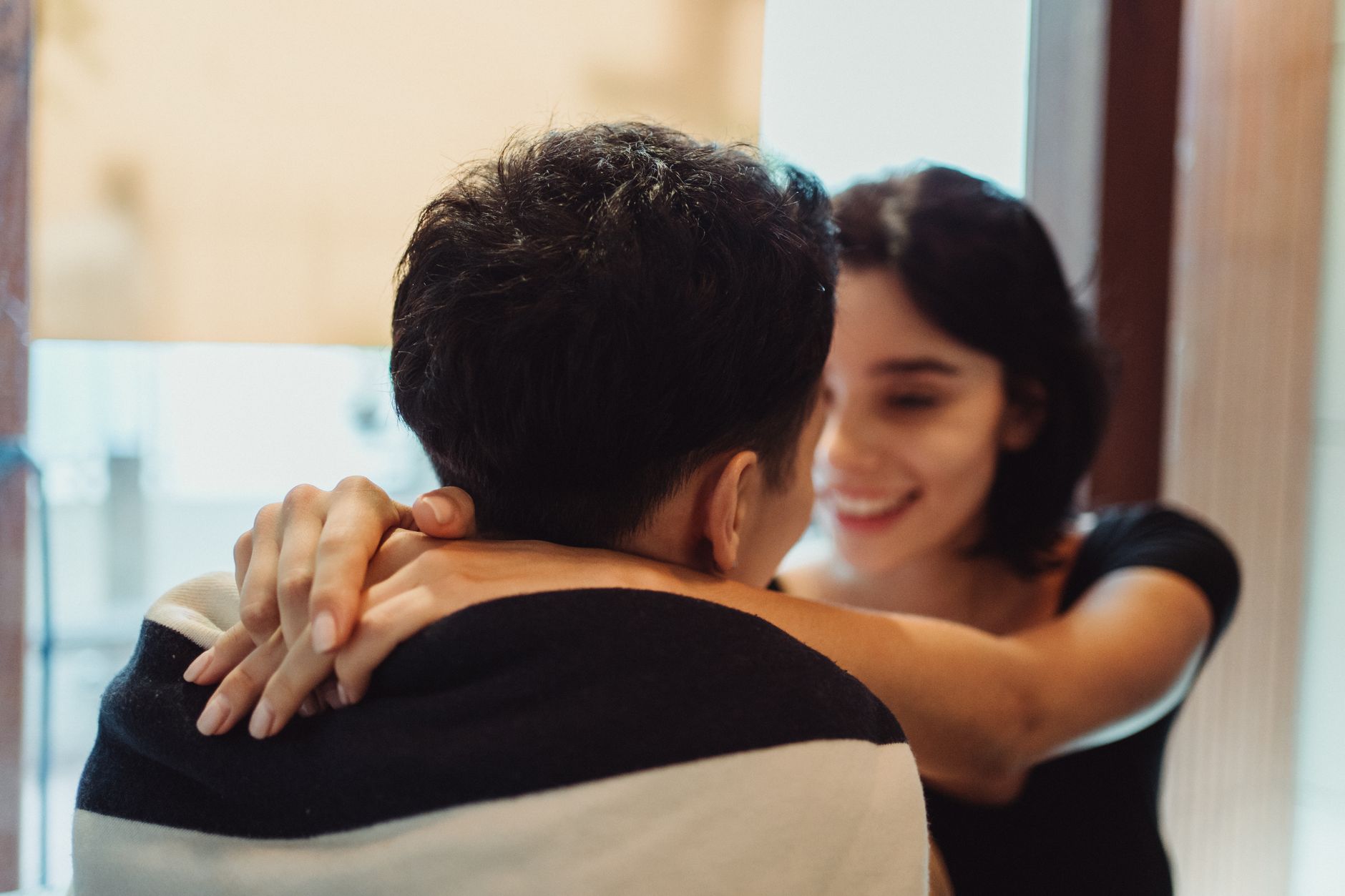 Pareja abrazada
