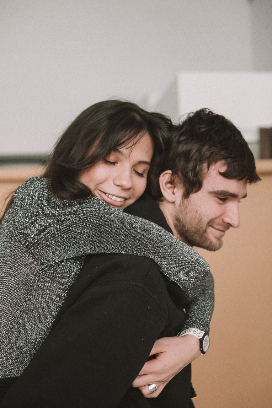 Pareja abrazada