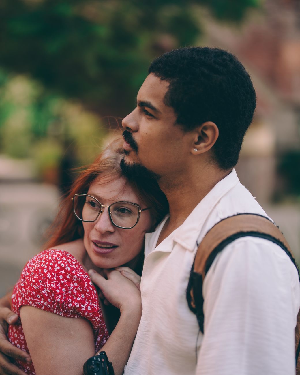 Pareja abrazada